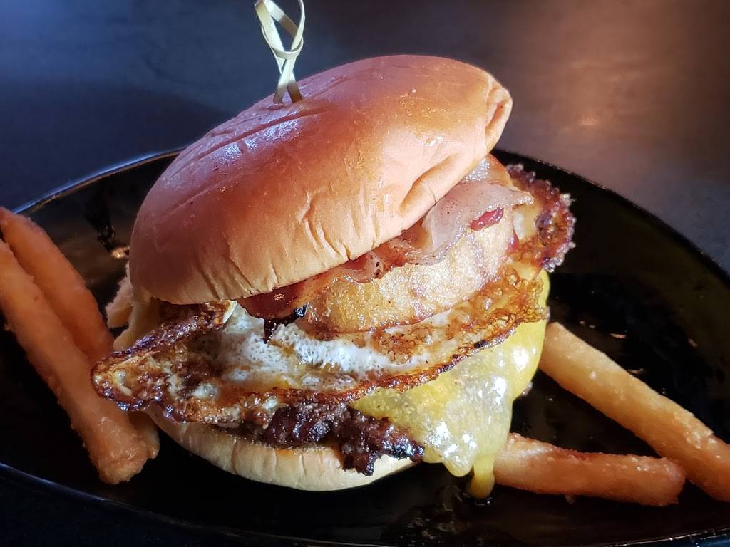 Bräuburgers Craft Burgers & Beer of Forest | restaurant | 1332 Venture Dr Suite A, Forest, VA 24551, USA | 4345252727 OR +1 434-525-2727