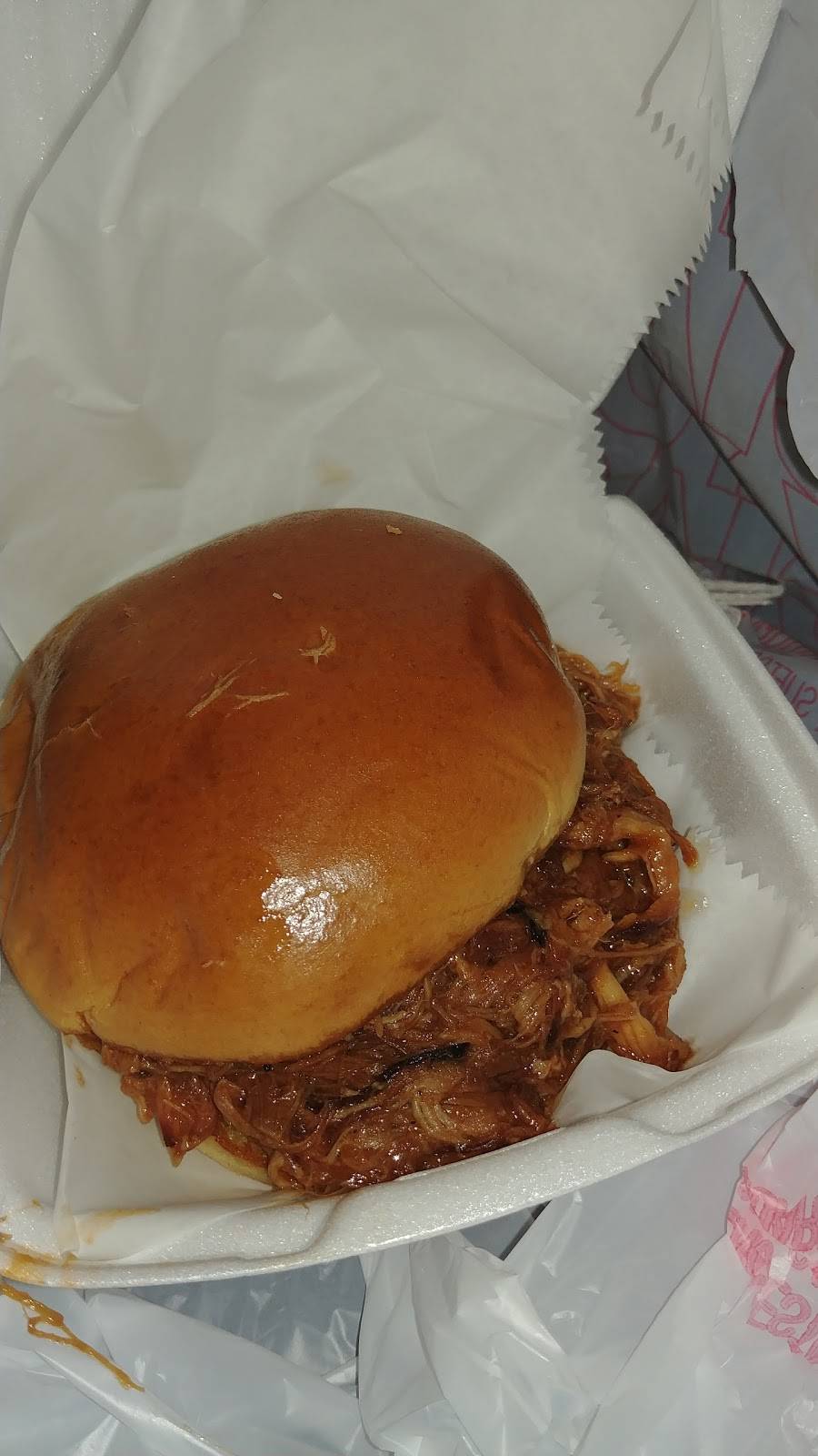 Big Rs Hogs & Dogs | restaurant | 1876 W Ludington Dr, Farwell, MI 48622, USA | 9895444066 OR +1 989-544-4066