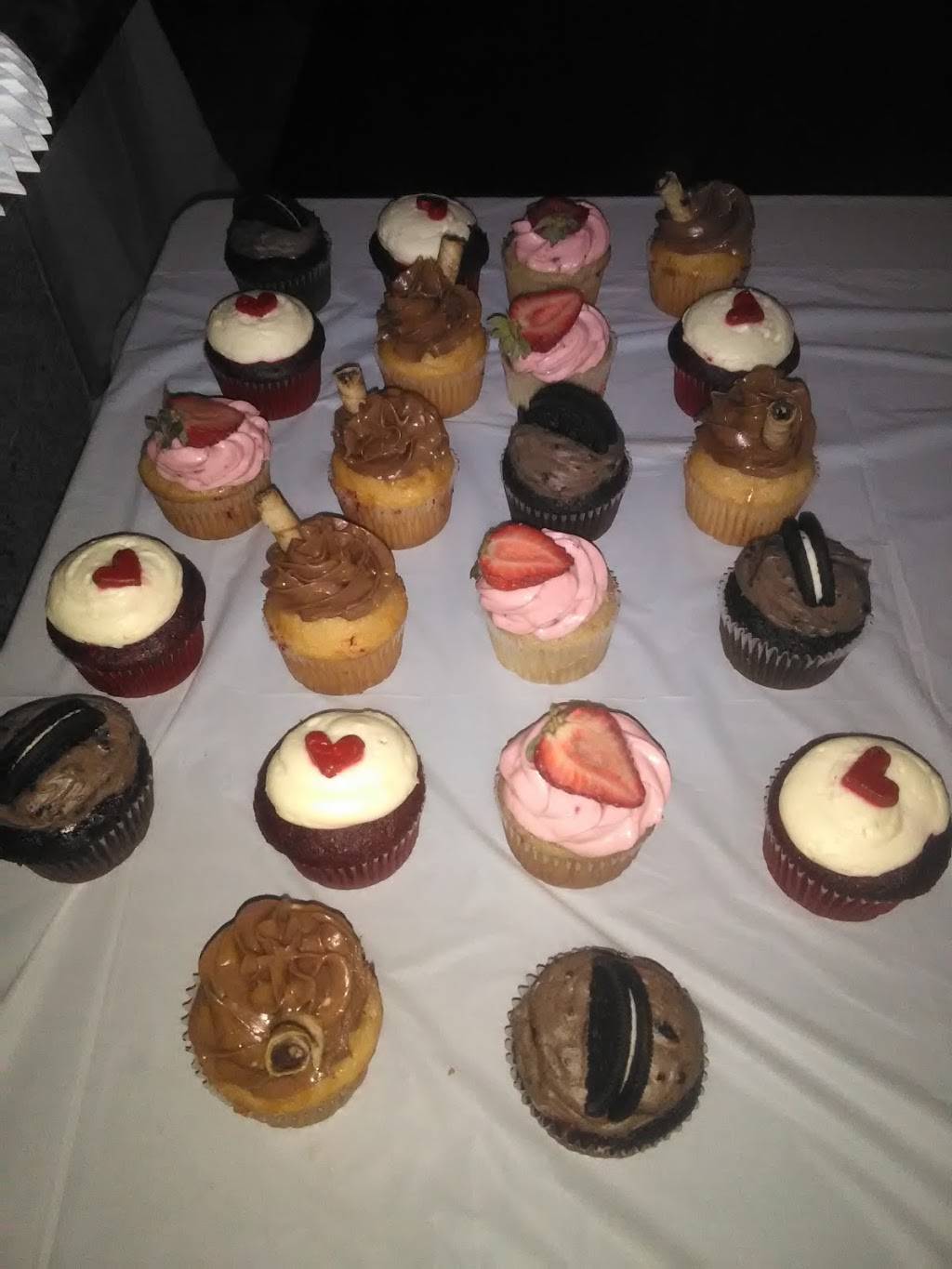 Spiked Sports Lounge & Grill | restaurant | 7016 Frankford Ave, Philadelphia, PA 19135, USA | 2158212194 OR +1 215-821-2194