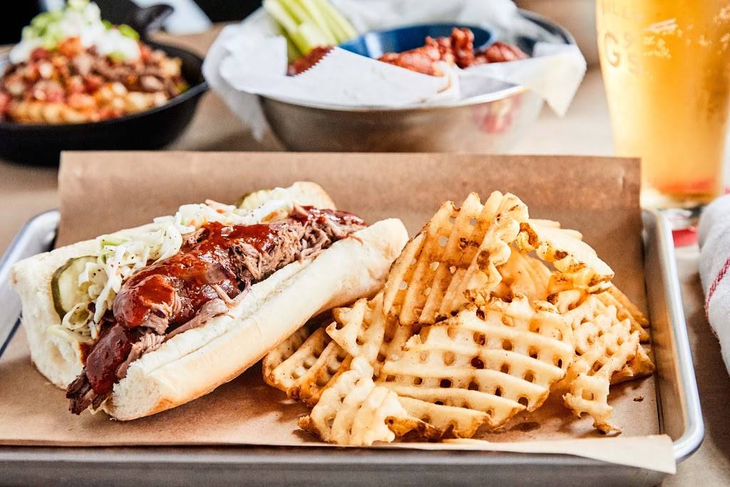 Billy Gs Smokehouse & Salty Goat Bar | restaurant | 5802 Palm Blvd, Isle of Palms, SC 29451, USA | 8438867300 OR +1 843-886-7300