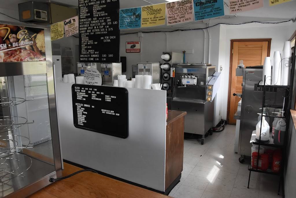 T&L’s Pizza Plus | restaurant | 703 6th St, Parkersburg, IA 50665, USA | 3193462390 OR +1 319-346-2390