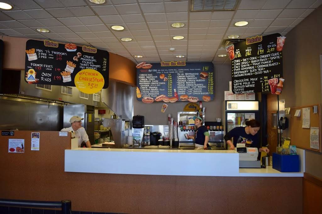 Yoccos The Hot Dog King | restaurant | 1930 Catasauqua Rd, Allentown, PA 18109, USA | 6102641884 OR +1 610-264-1884