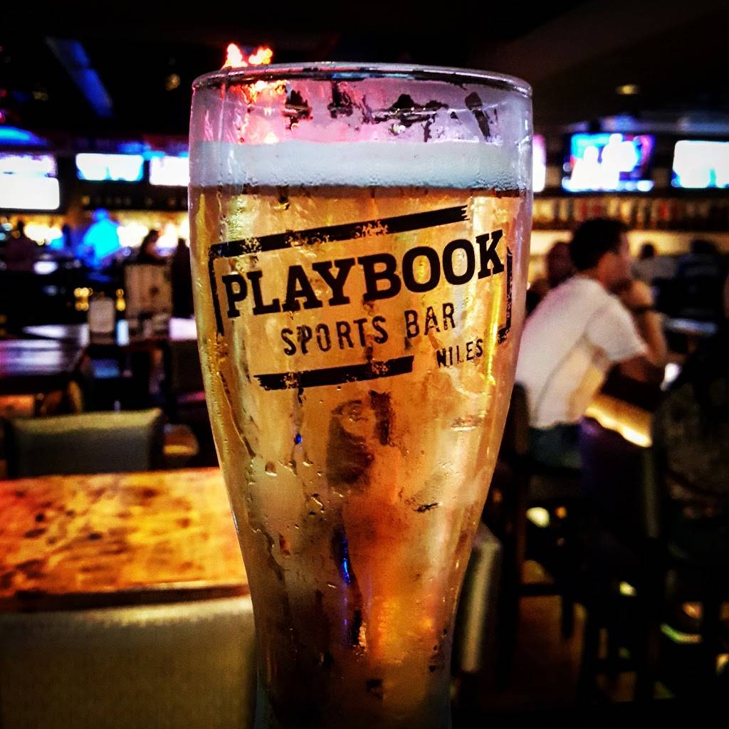 Play Book Ultra Sports Bar | night club | 6913 N Milwaukee Ave, Niles, IL 60714, USA | 8475887529 OR +1 847-588-7529