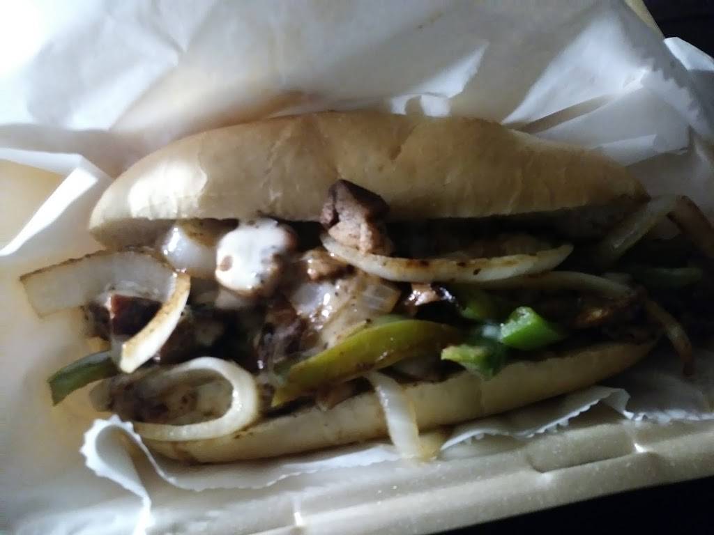 Greggs Bar & Grill | restaurant | 4400 N Broadway, St. Louis, MO 63147, USA | 3144211152 OR +1 314-421-1152