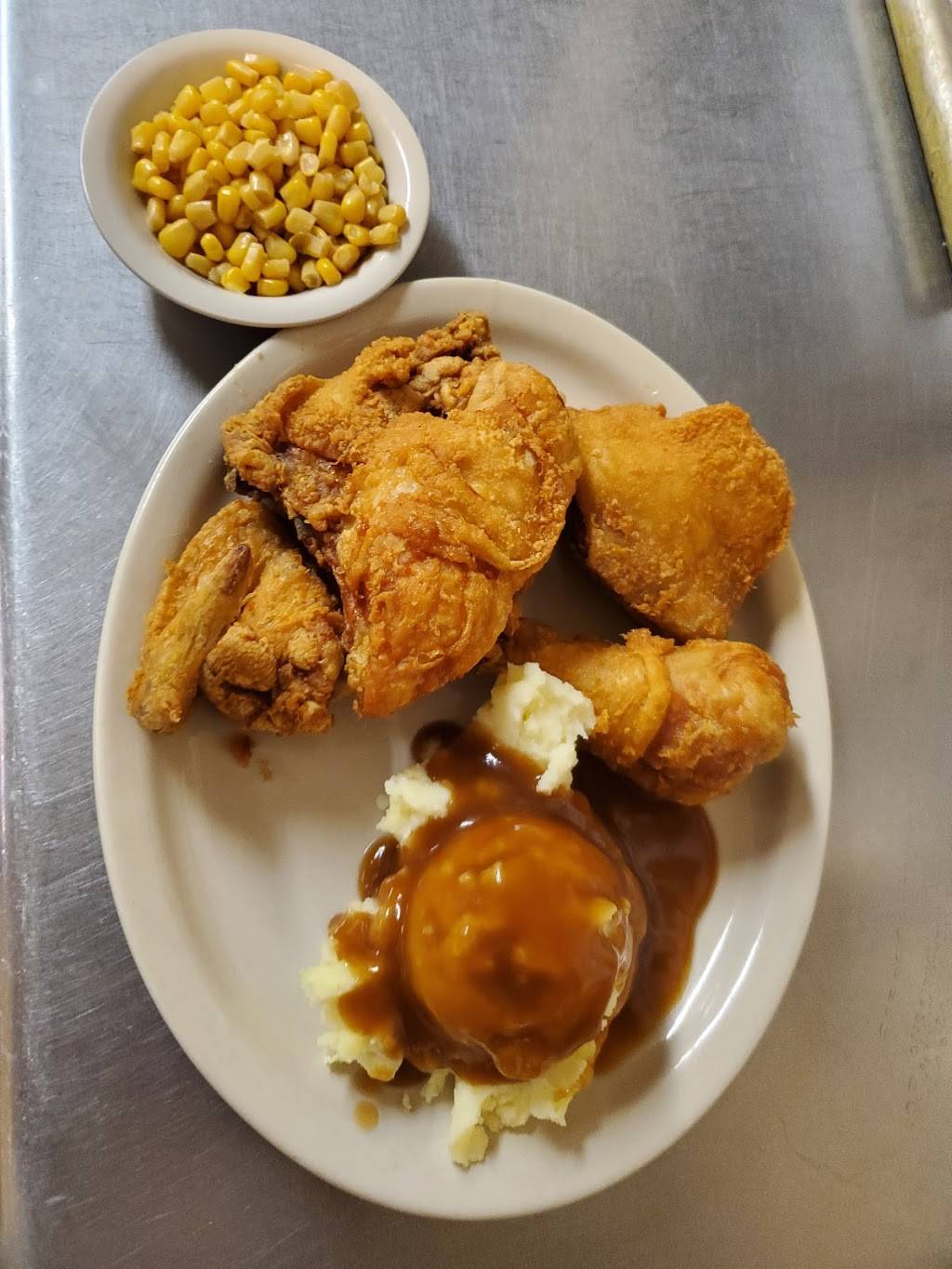 Home Plate Cafe Llc | restaurant | 804 S Main St, Shawano, WI 54166, USA | 7155263434 OR +1 715-526-3434