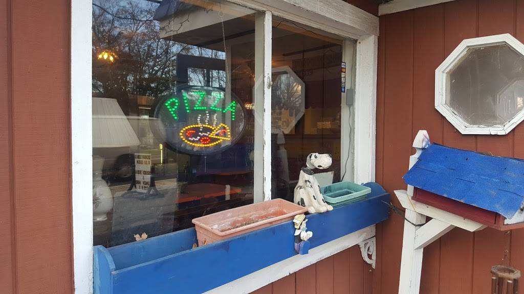 Geppettos Pizza | restaurant | 365 Ringwood Ave, Wanaque, NJ 07465, USA | 9738357086 OR +1 973-835-7086