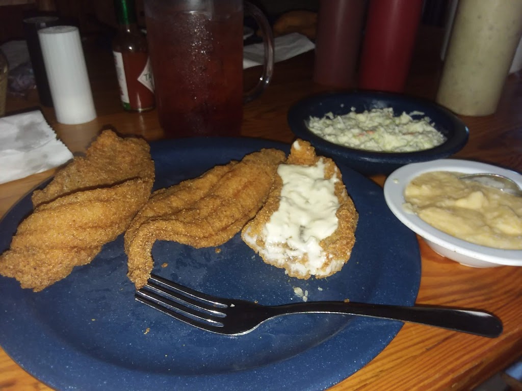 Davids Catfish House | restaurant | 5129 Dogwood Dr, Milton, FL 32570, USA | 8506261500 OR +1 850-626-1500