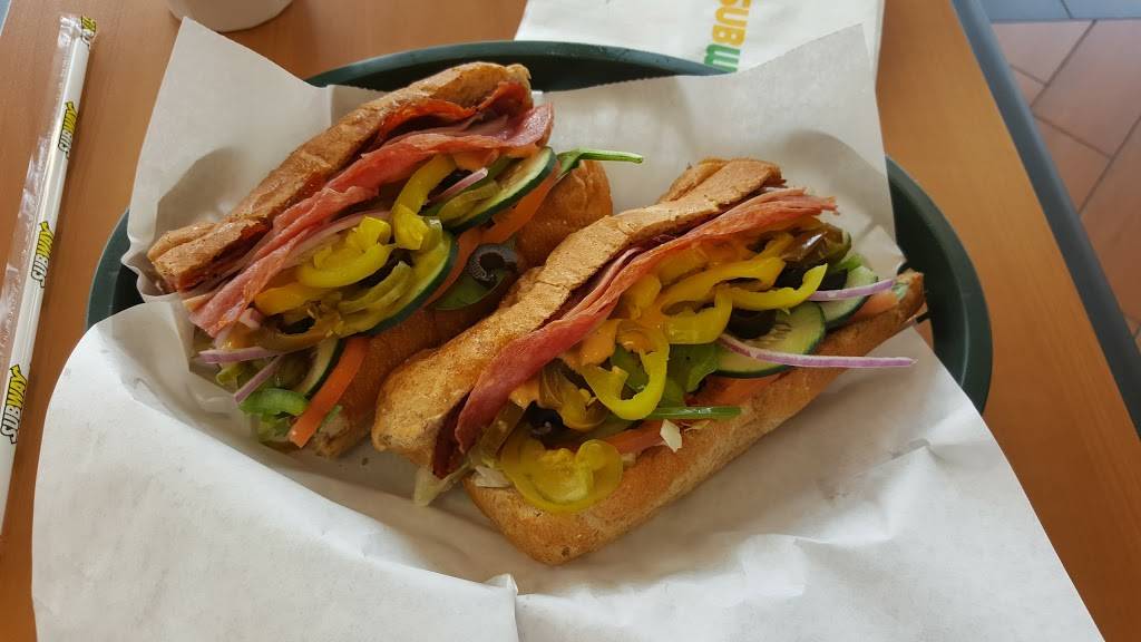 Subway Restaurants | restaurant | 333 S Arlington Heights Rd, Arlington Heights, IL 60005, USA | 8476320740 OR +1 847-632-0740