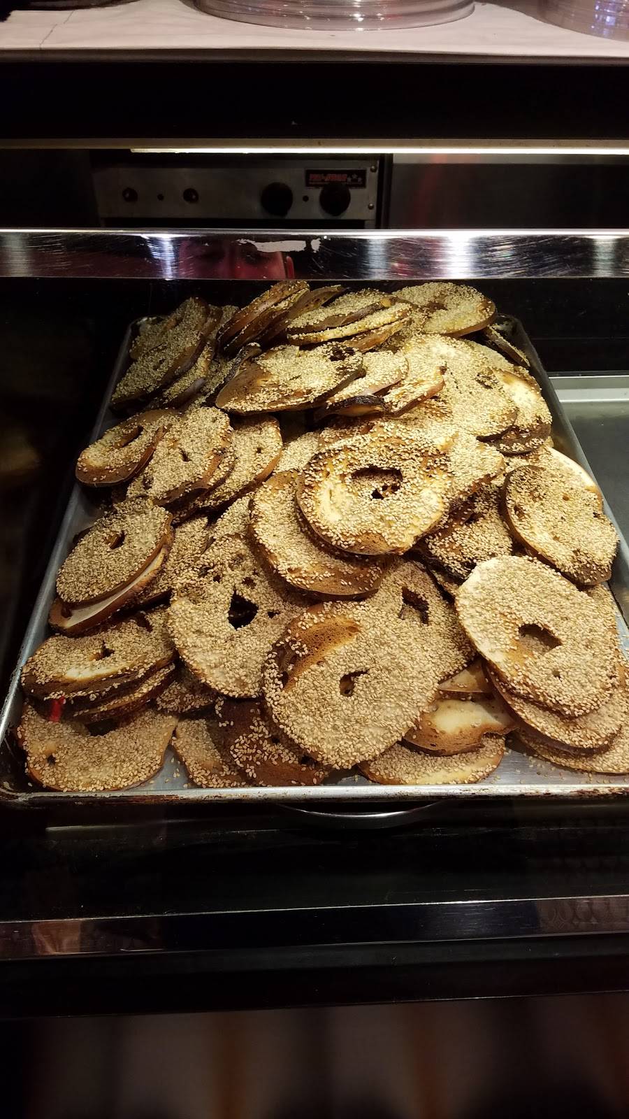 Bagel Boss | bakery | 1564 Union Tpke, New Hyde Park, NY 11040, USA | 5164377100 OR +1 516-437-7100