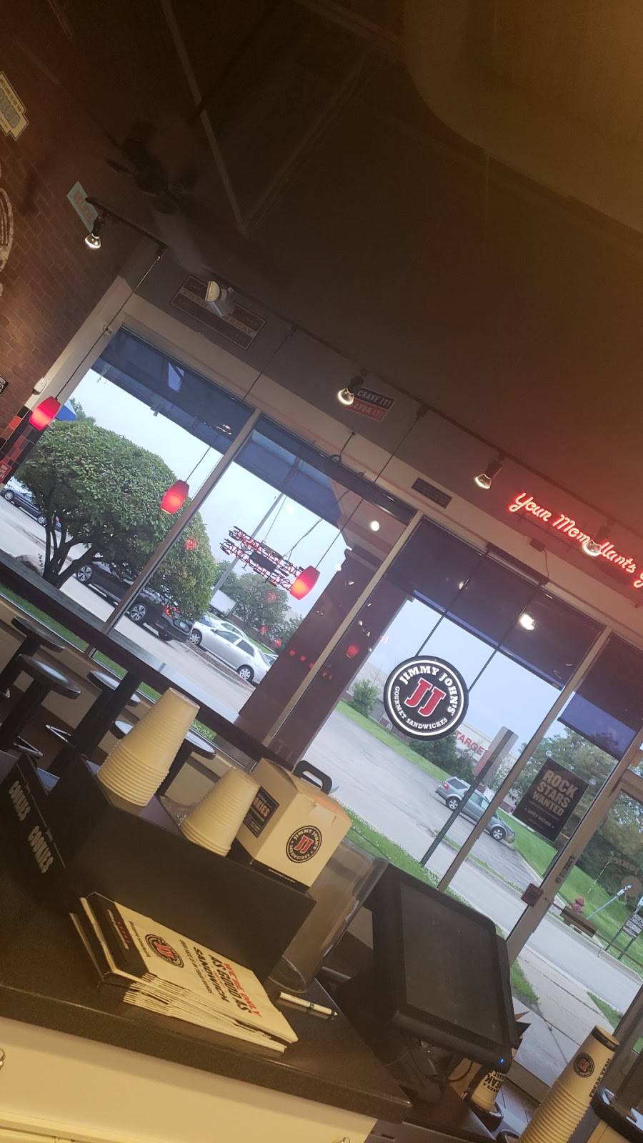 Jimmy Johns | restaurant | 1299 N Rand Rd, Arlington Heights, IL 60004, USA | 8473984700 OR +1 847-398-4700