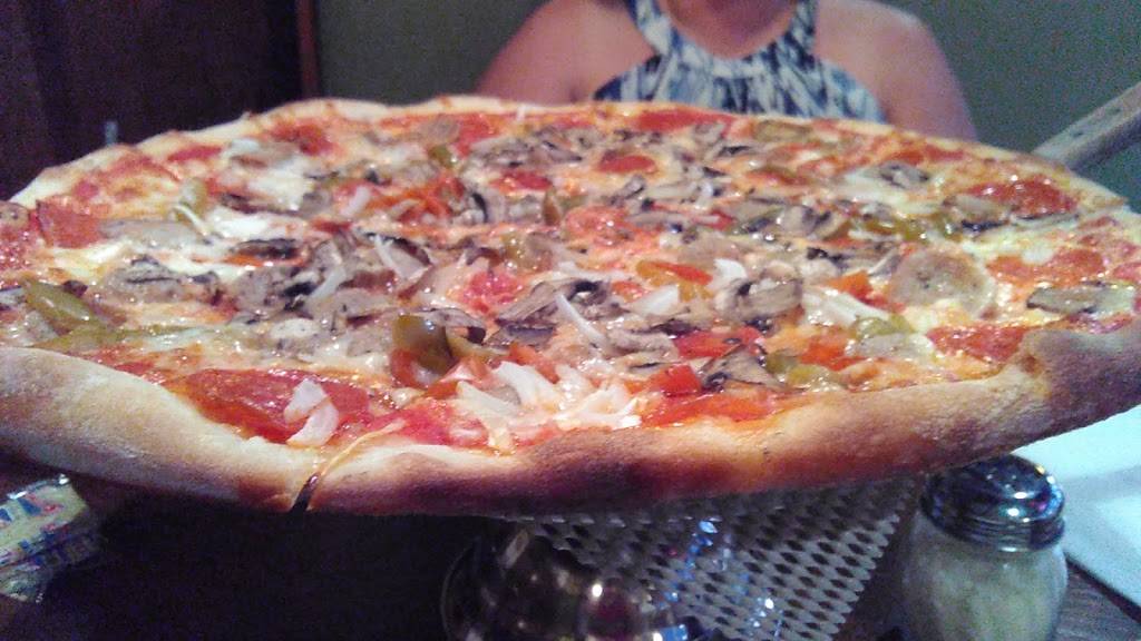 Bella Mia Pizza | restaurant | 4620 Woody Mill Rd, Greensboro, NC 27406, USA | 3366742111 OR +1 336-674-2111