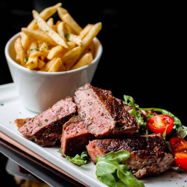 Revolve Kitchen + Bar | restaurant | 2525 W Loop S, Houston, TX 77027, USA | 7138509200 OR +1 713-850-9200