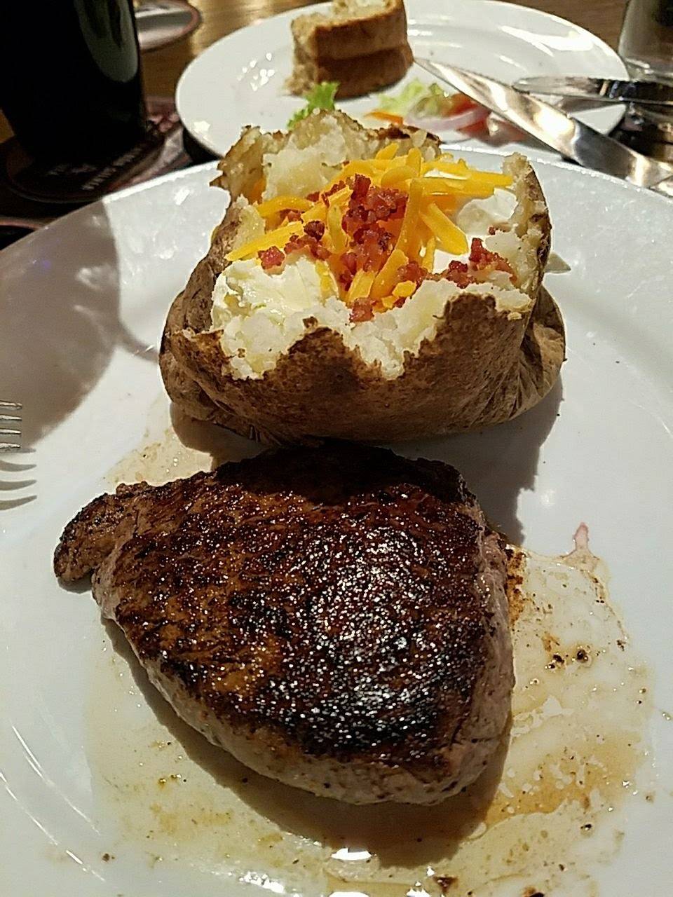 LongHorn Steakhouse | meal takeaway | 22503 US-281 Bldg 2, San Antonio, TX 78258, USA | 2104817643 OR +1 210-481-7643