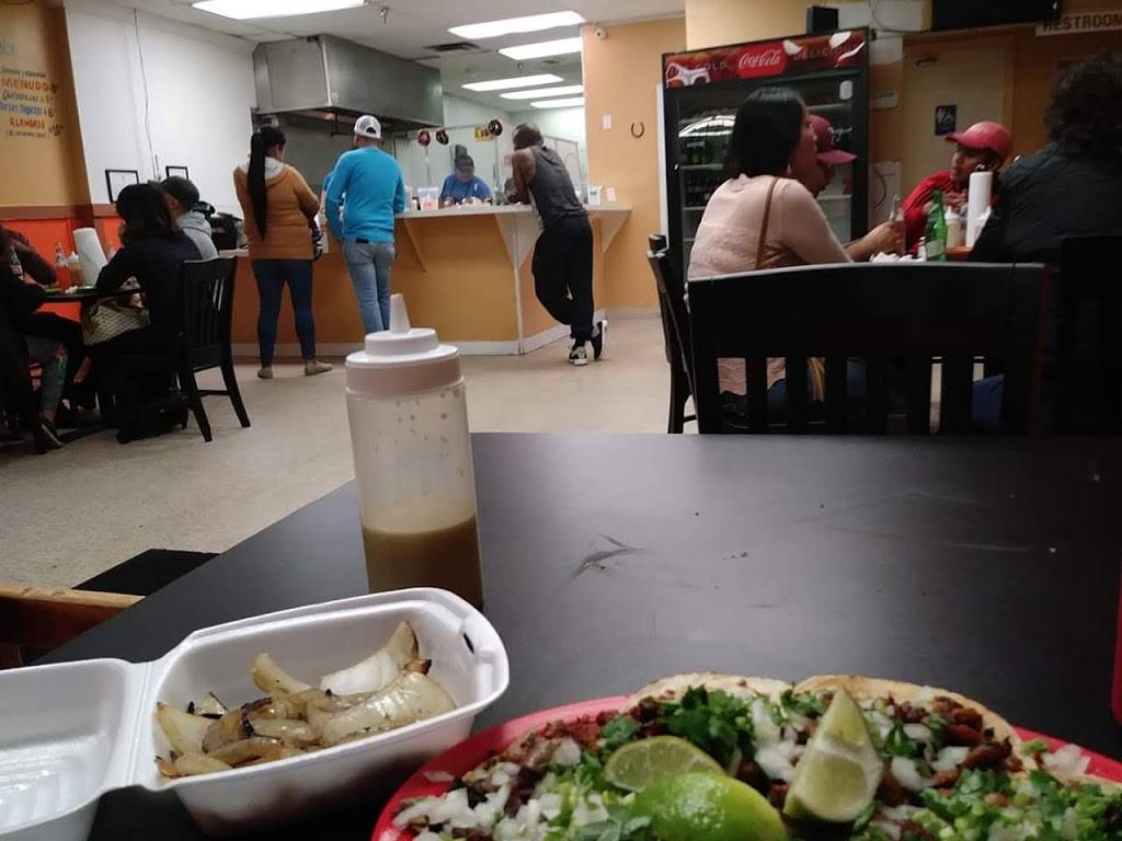 Tacos Chilo estilo chilango | restaurant | 1109 S Walton Walker Blvd, Dallas, TX 75211, USA | 2149898768 OR +1 214-989-8768