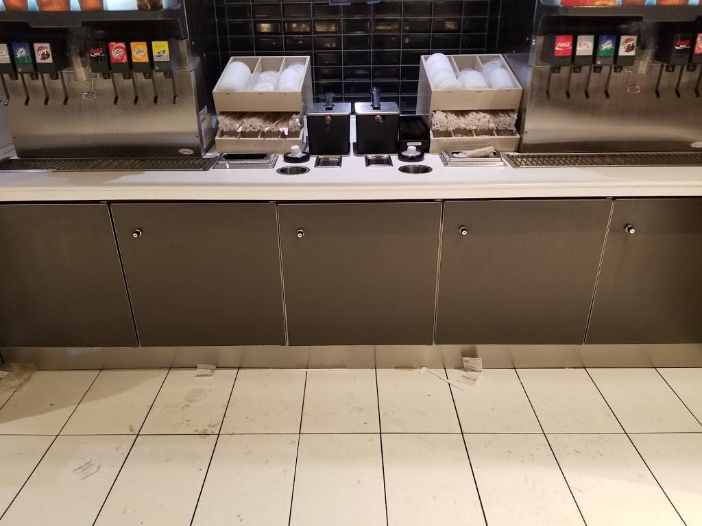 McDonalds | cafe | 5401 Boulevard des Galeries, Québec, QC G2K 1N4, Canada | 4186227351 OR +1 418-622-7351