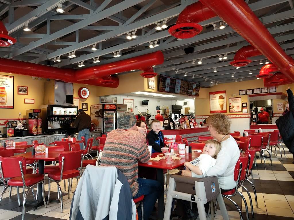 Freddys Frozen Custard & Steakburgers | restaurant | 3660 Jonathan Moore Pike, Columbus, IN 47201, USA | 8127990509 OR +1 812-799-0509