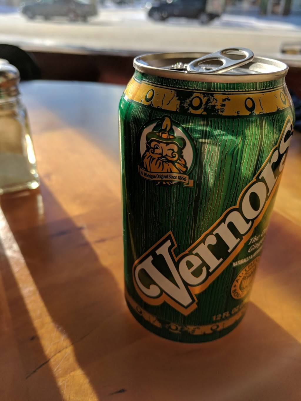 Pizza Plus | restaurant | 302 N Mitchell St, Cadillac, MI 49601, USA | 2317757727 OR +1 231-775-7727