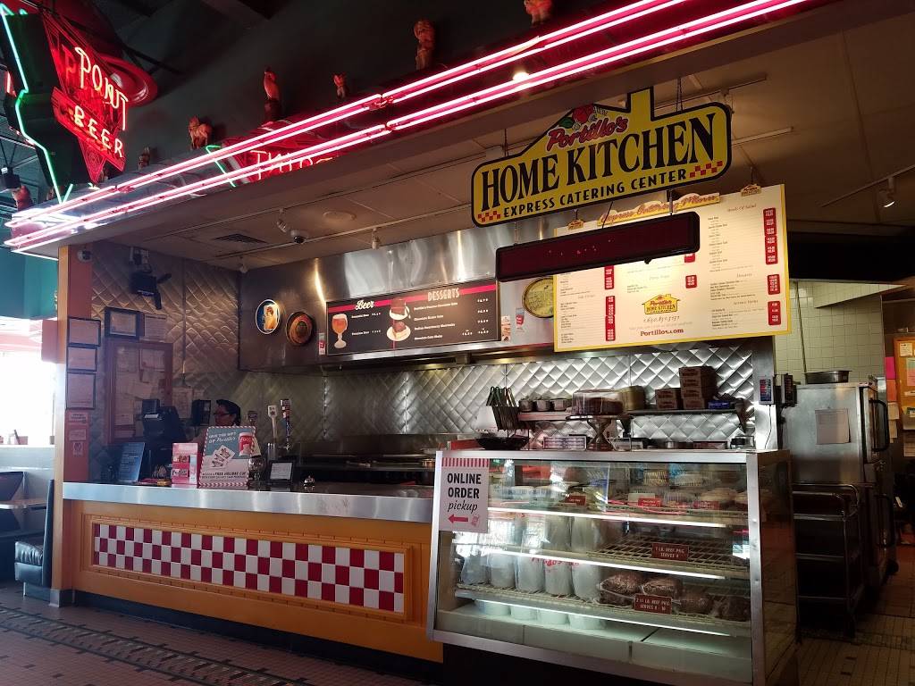 Portillos Hot Dogs | meal takeaway | 950 S Barrington Rd, Streamwood, IL 60107, USA | 6302136656 OR +1 630-213-6656