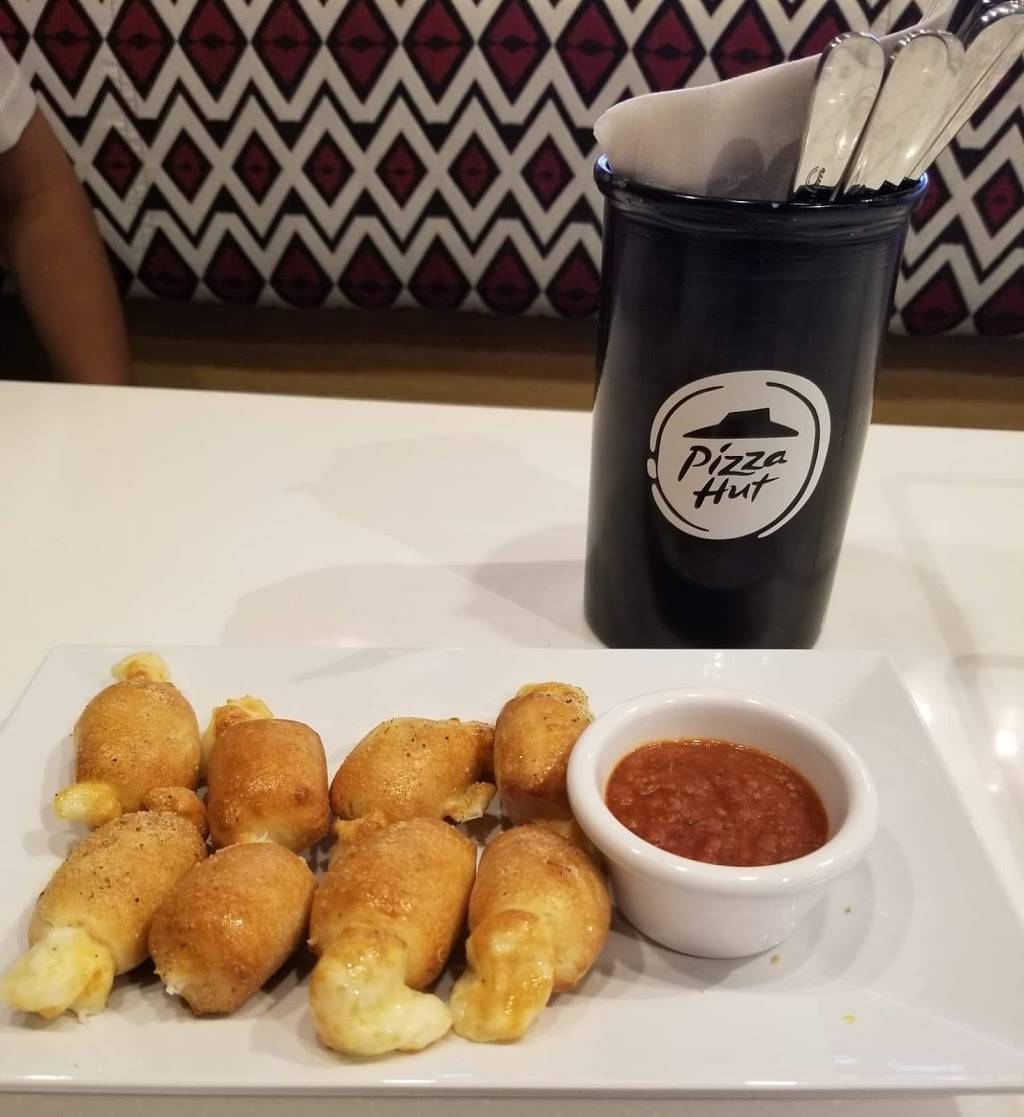 Pizza Hut | restaurant | Blvd. Agua Caliente 17110, Aviacion, 22014 Tijuana, B.C., Mexico | 016611189698 OR +52 661 118 9698