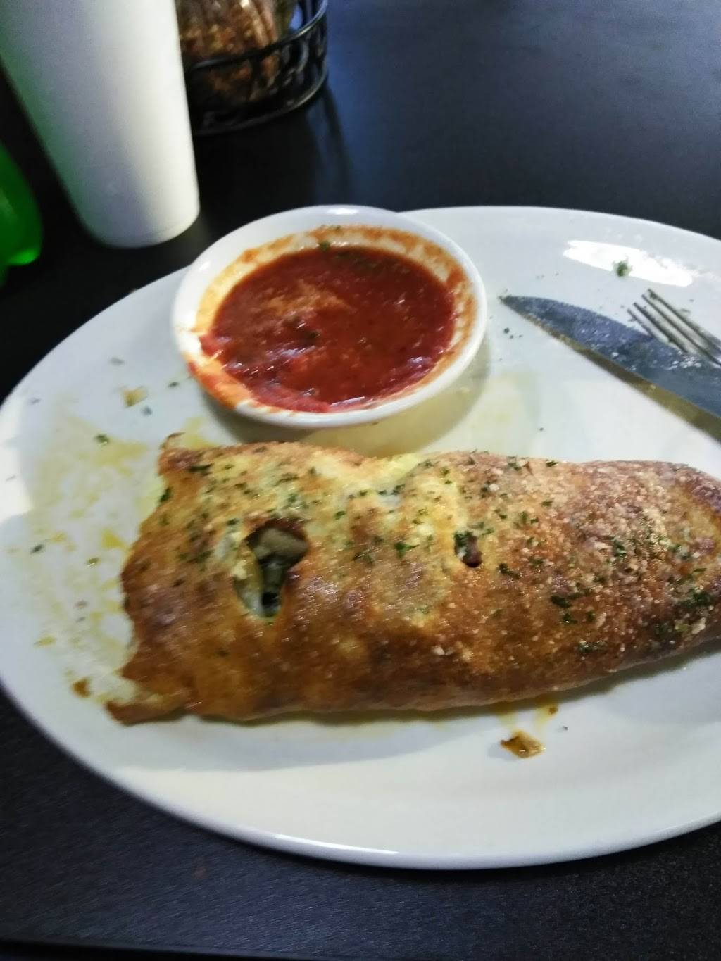 Davilas Pizza | meal takeaway | 8418 20th St, Vero Beach, FL 32966, USA | 7725691711 OR +1 772-569-1711