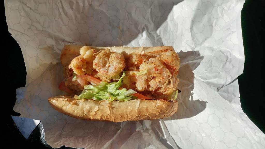 Hagens Fish Market | restaurant | 5635 W Montrose Ave, Chicago, IL 60634, USA | 7732831944 OR +1 773-283-1944