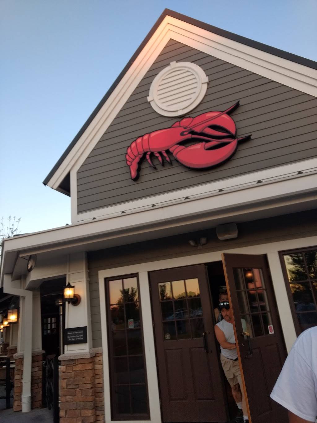 Red Lobster | restaurant | 3930 N Main St, Mishawaka, IN 46545, USA | 5742556306 OR +1 574-255-6306