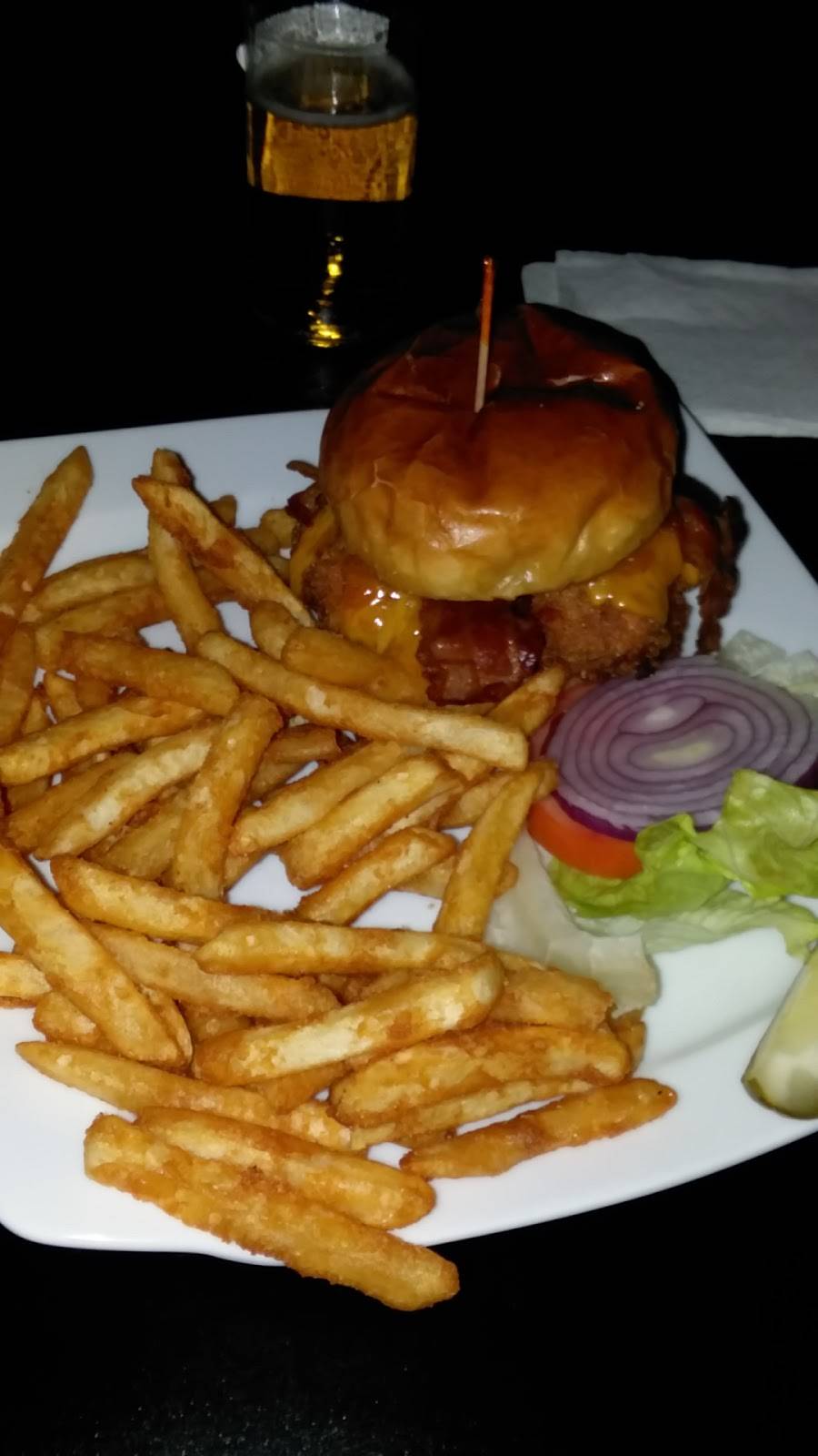 Safe House Bar & Grill | restaurant | 101 S Court St, Crown Point, IN 46307, USA | 2197799307 OR +1 219-779-9307