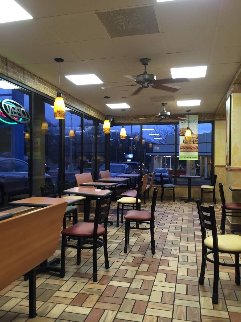 Subway | restaurant | 941 Getwell Rd, Memphis, TN 38111, USA | 9014400200 OR +1 901-440-0200