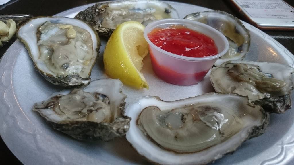 Off Shore Pier | restaurant | 637 3rd Avenue Extension, Rensselaer, NY 12144, USA | 5182839880 OR +1 518-283-9880