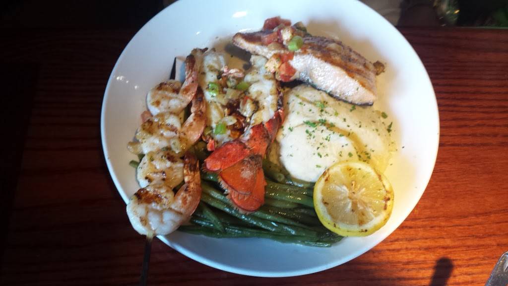 Red Lobster | restaurant | 211 Route 17 S, Paramus, NJ 07652, USA | 2019677838 OR +1 201-967-7838