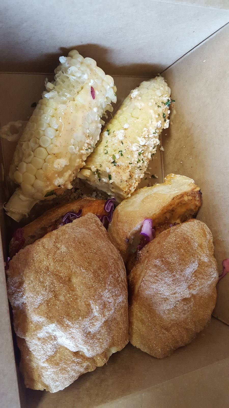 The Chicken Bodega | restaurant | 11114 Whittier Blvd, Whittier, CA 90606, USA | 5624635900 OR +1 562-463-5900