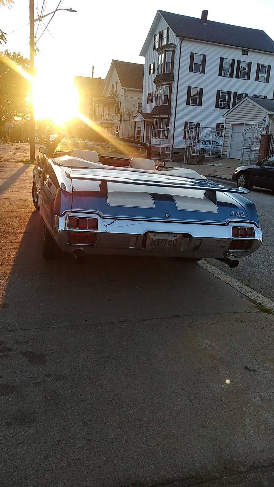 Sams CC | restaurant | 636 Lonsdale Ave, Central Falls, RI 02863, USA | 4017269257 OR +1 401-726-9257