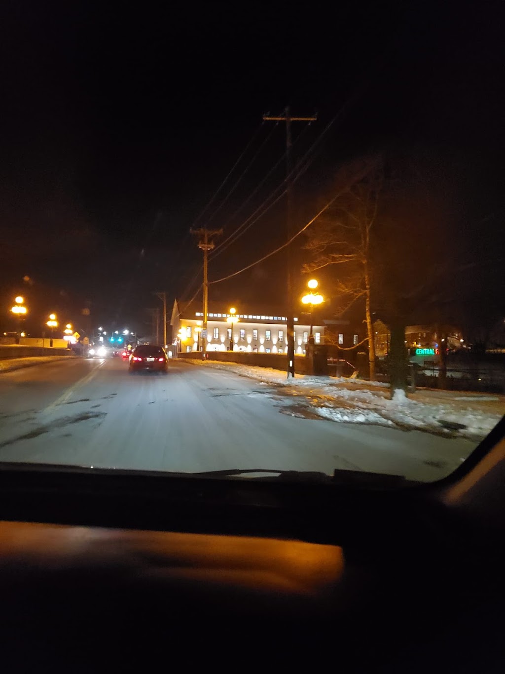 Sharks Peruvian Cuisine | restaurant | 1420 Broad St, Central Falls, RI 02863, USA | 4013655748 OR +1 401-365-5748