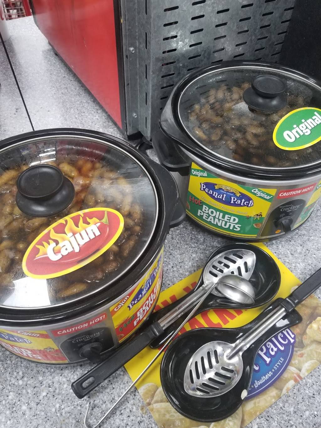 Sneaky Petes | restaurant | 5036 Ford Pkwy, Bessemer, AL 35022, USA | 2054266080 OR +1 205-426-6080