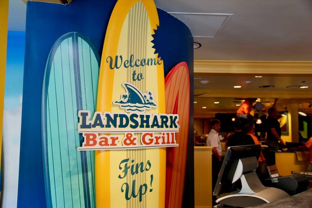 LandShark Bar & Grill | restaurant | 515 Parkway, Gatlinburg, TN 37738, USA | 8652777008 OR +1 865-277-7008