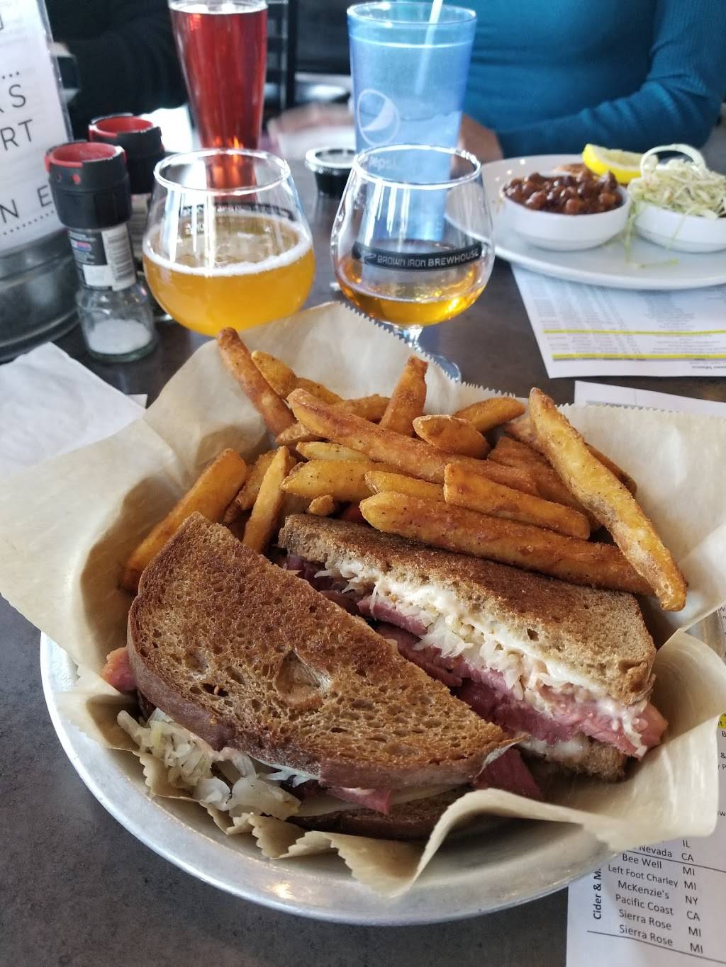 Brown Iron Brewhouse | restaurant | 57695 Van Dyke Ave, Washington, MI 48094, USA | 5866973300 OR +1 586-697-3300