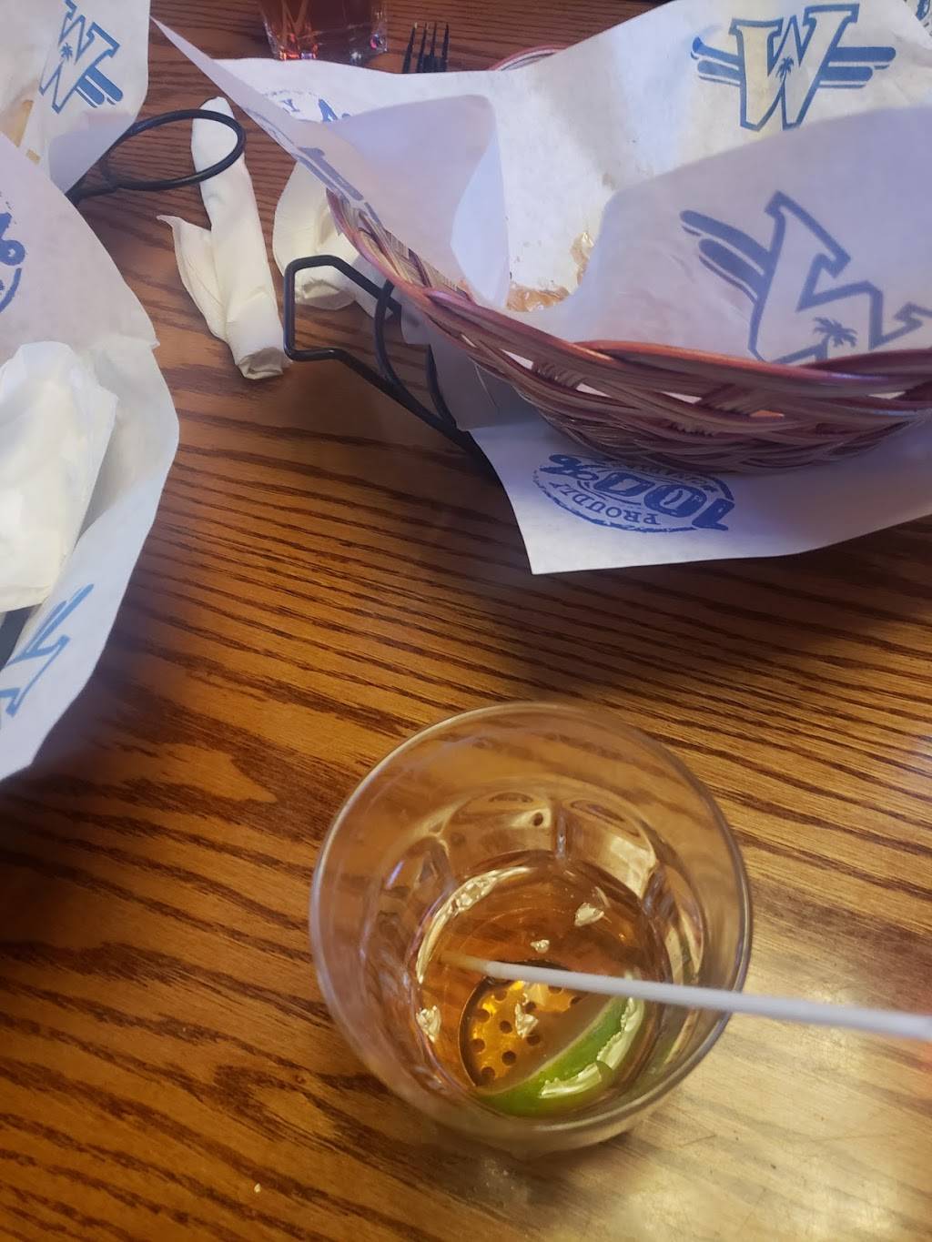 Wild Wing | restaurant | 4141 Dixie Rd, Mississauga, ON L4W 1V5, Canada | 2895212445 OR +1 289-521-2445