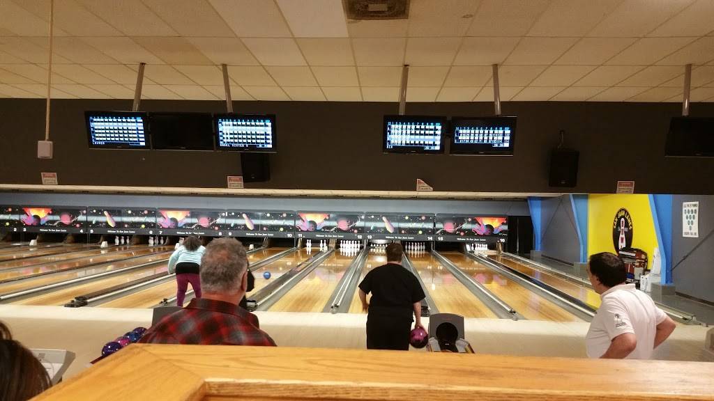 San Juan Lanes Bar & Grill | restaurant | 2821 Commercial Ave, Anacortes, WA 98221, USA | 3602937500 OR +1 360-293-7500