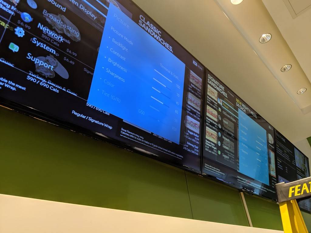 Subway | restaurant | 88 Queens Quay W, Toronto, ON M5J 0B8, Canada | 4166076666 OR +1 416-607-6666