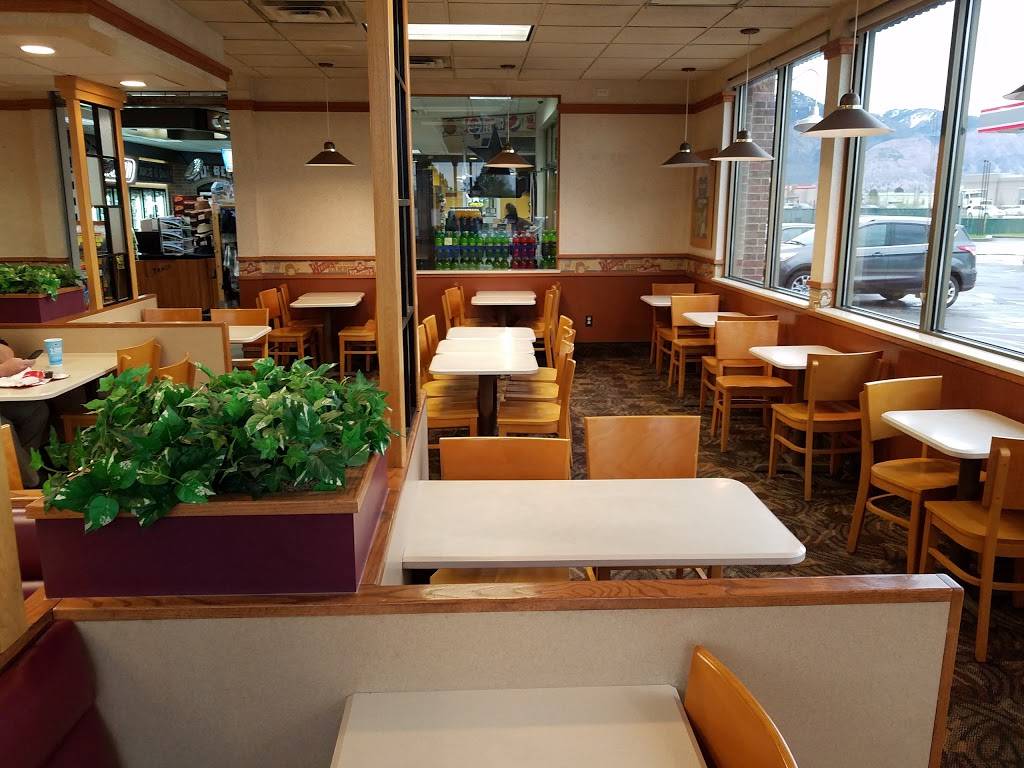 Wendys | restaurant | 1750 W 2700 N, Farr West, UT 84404, USA | 8017379686 OR +1 801-737-9686