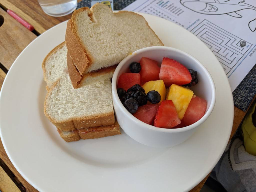 Beach House Grill | restaurant | 286 Shore Rd, Chatham, MA 02633, USA | 5089450096 OR +1 508-945-0096