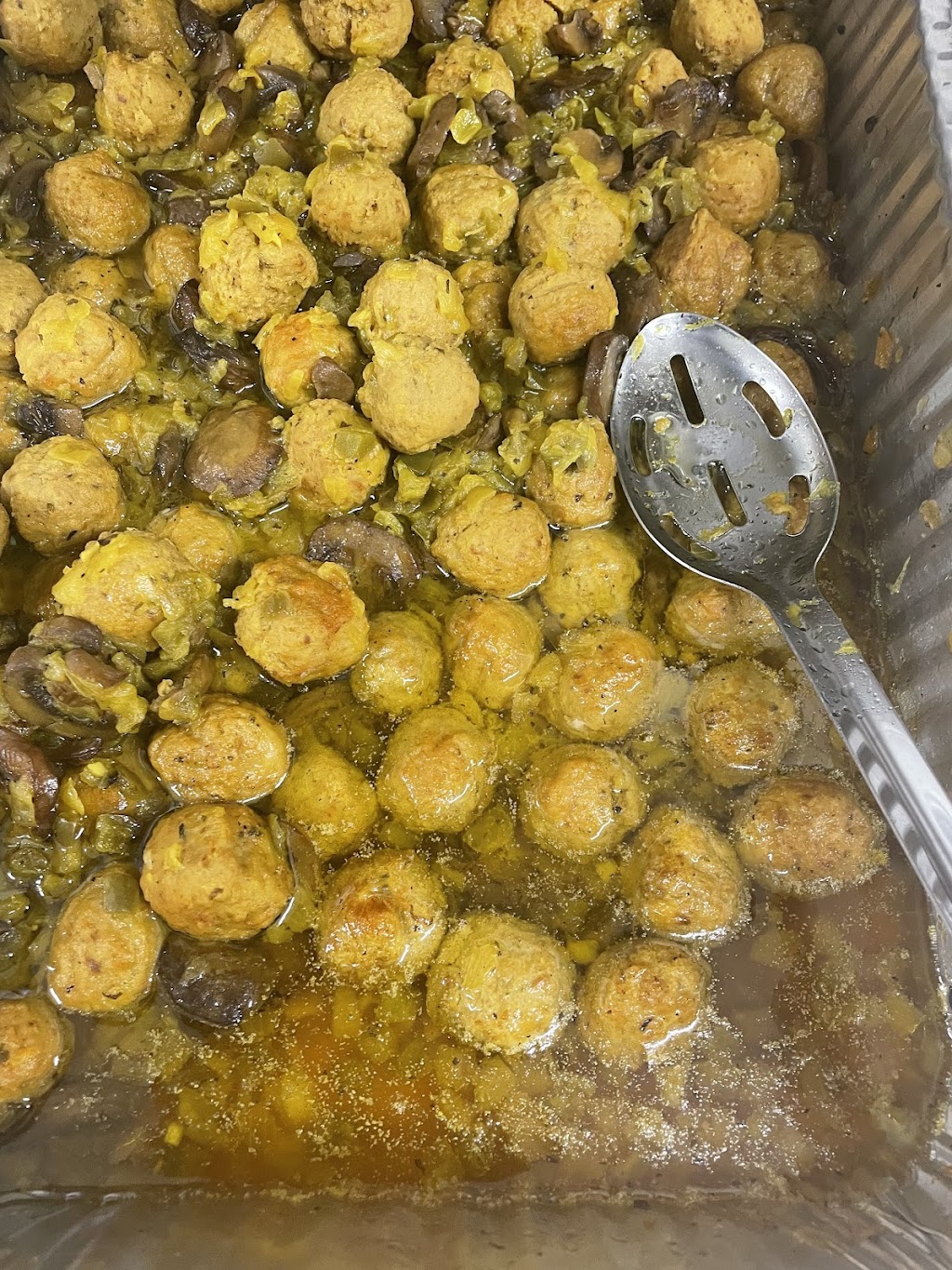 Kims eats and treats | restaurant | 14851 Gratiot Ave, Detroit, MI 48205, USA | 3133320844 OR +1 313-332-0844