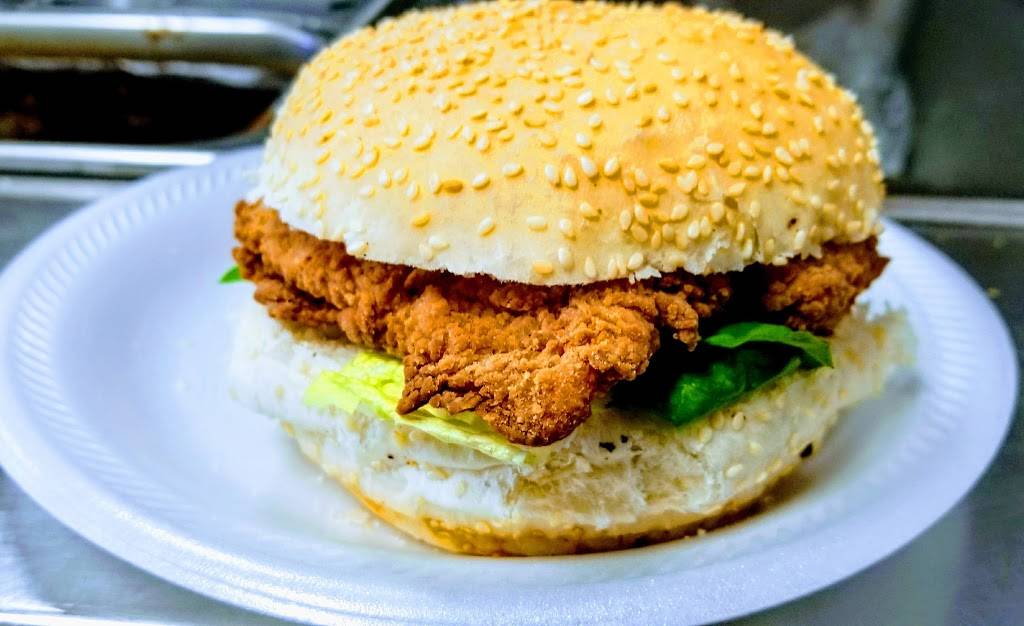 Chesters Chicken & Fish | restaurant | 771 Southdale Rd E, London, ON N6E 2C6, Canada | 5194711100 OR +1 519-471-1100