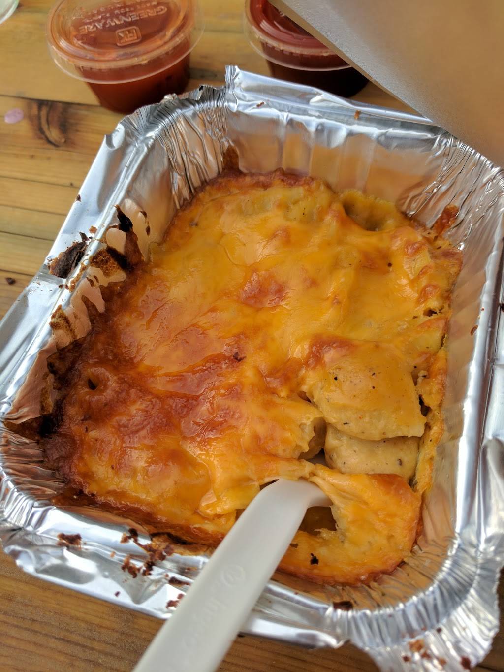 Slows To Go | restaurant | 4107 Cass Ave, Detroit, MI 48201, USA | 3133097560 OR +1 313-309-7560