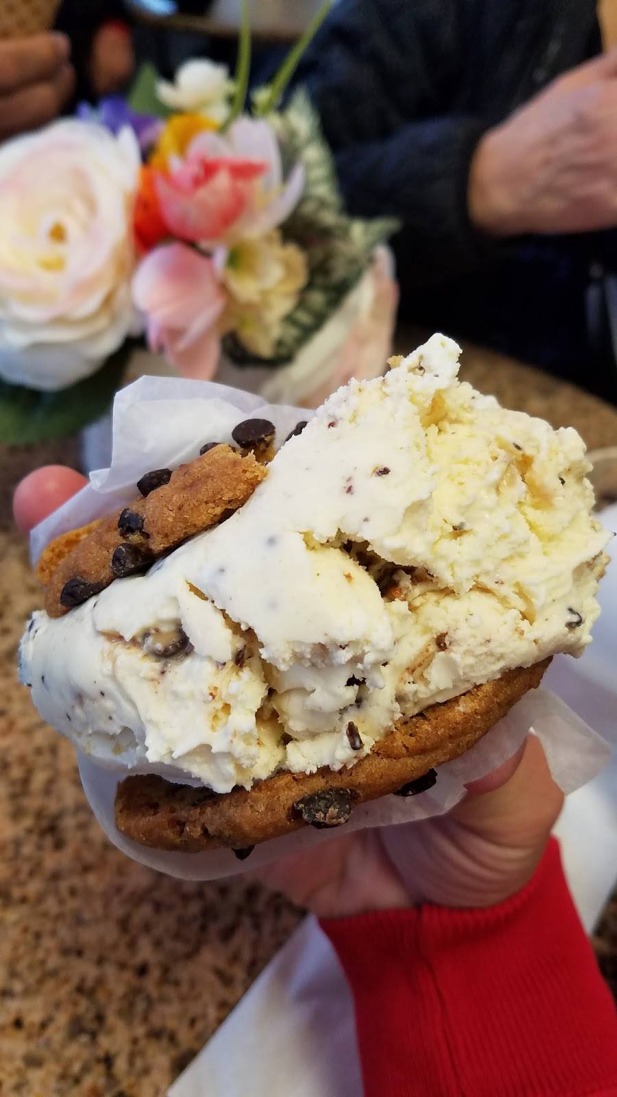 Mission Street Ice Cream & Yogurt - Featuring McConnells Fine I | restaurant | 201 W Mission St, Santa Barbara, CA 93101, USA | 8055692323 OR +1 805-569-2323