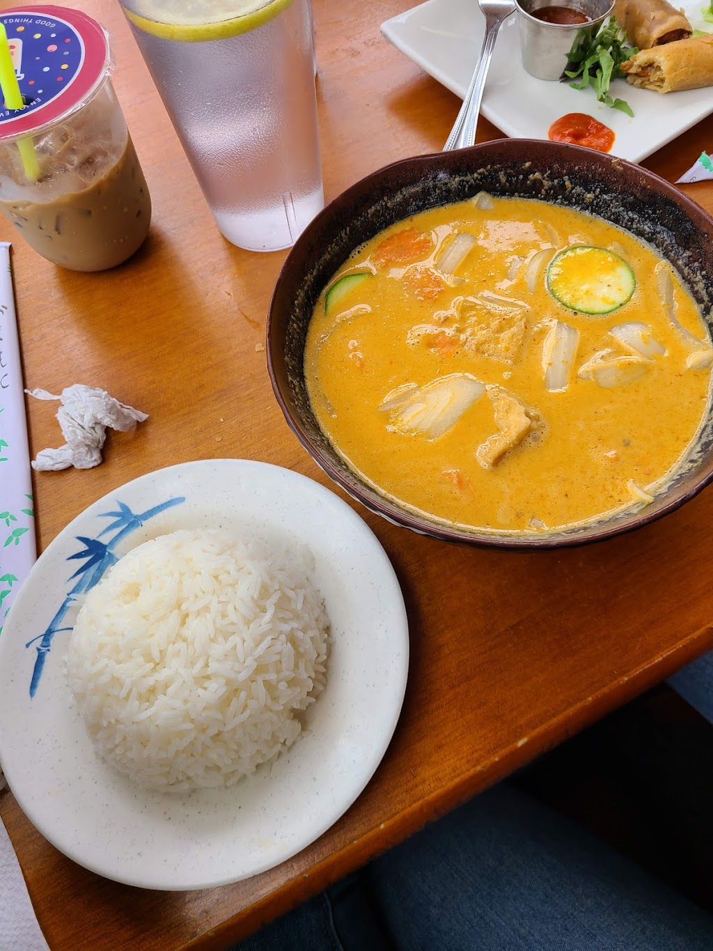 Pho Hoang | restaurant | 1390 G St, Arcata, CA 95521, USA | 7078222227 OR +1 707-822-2227