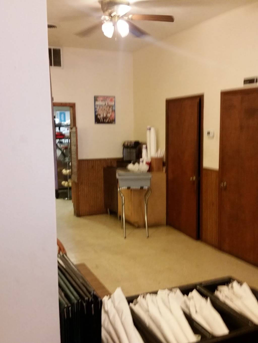 Hickory Cafe | restaurant | 102 Washington St, New Richmond, IN 47967, USA | 7653397700 OR +1 765-339-7700