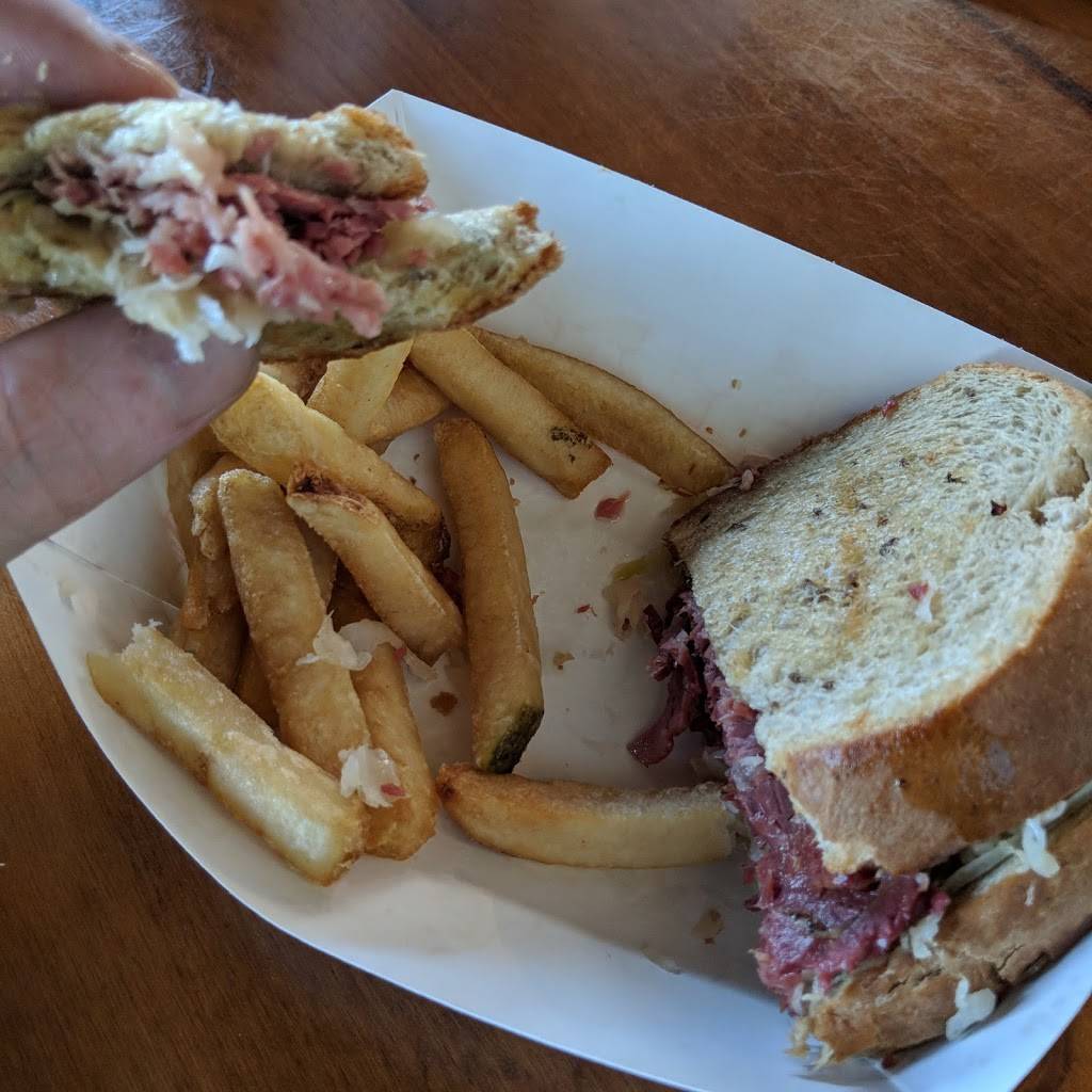 Kevin Barrys Irish Pub | restaurant | 117 W River St, Savannah, GA 31401, USA | 9122339626 OR +1 912-233-9626