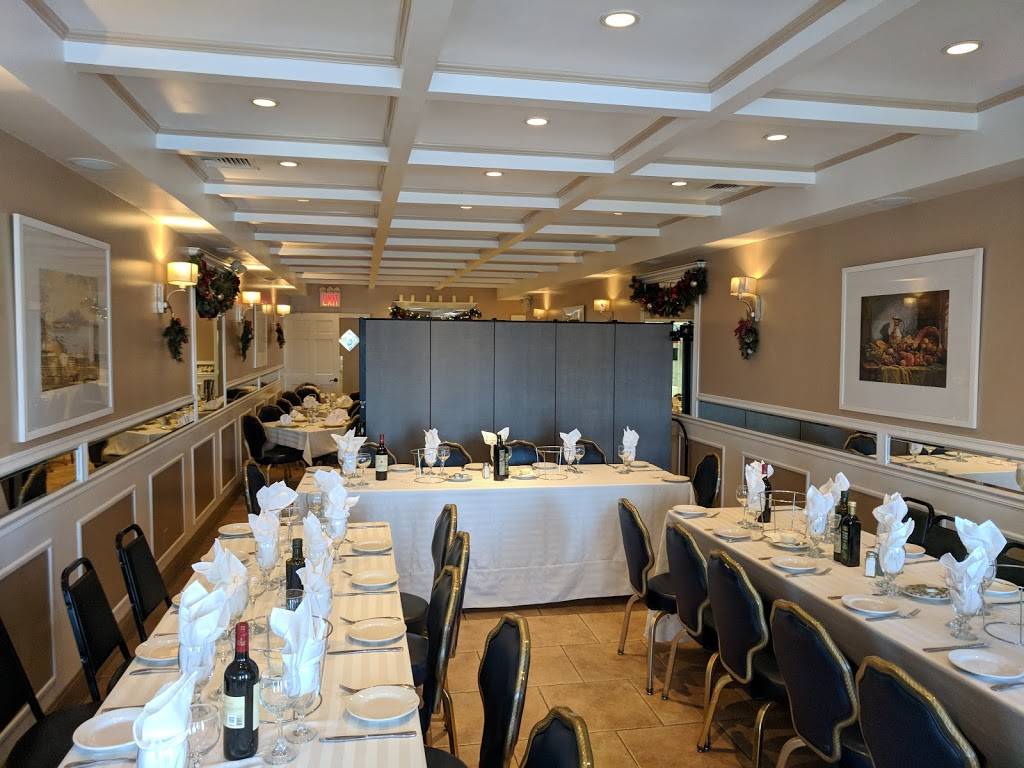 Bruno | restaurant | 158-22 Cross Bay Blvd, Howard Beach, NY 11414, USA | 7183227866 OR +1 718-322-7866