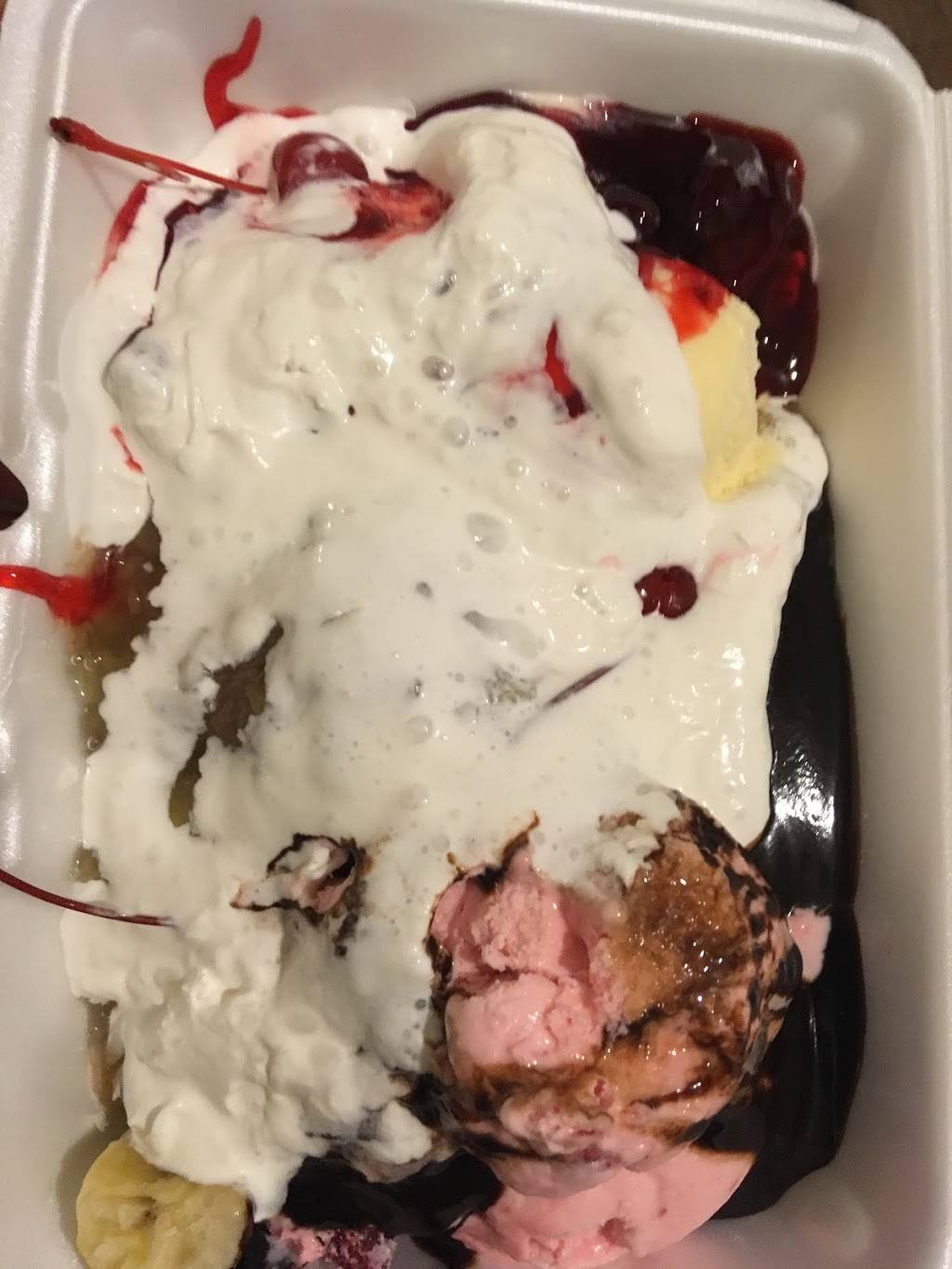 Legends Coney Express | meal takeaway | 17821 E 9 Mile Rd, Eastpointe, MI 48021, USA | 5864470900 OR +1 586-447-0900